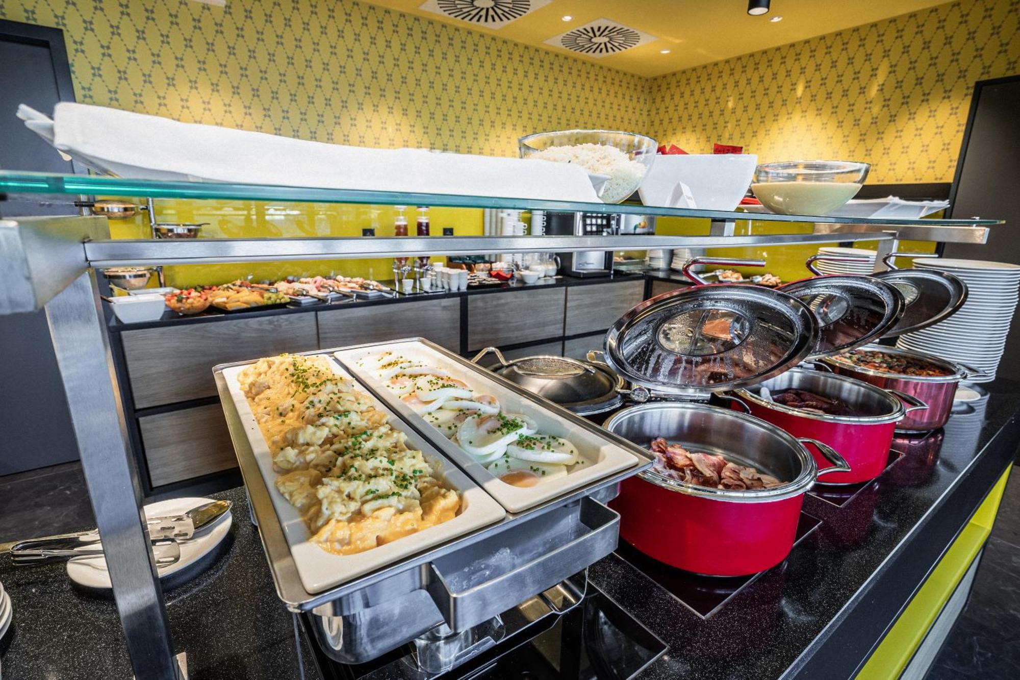 Ea Congress Hotel Aldis Hradec Králové エクステリア 写真